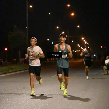 Runner Photo 7705785