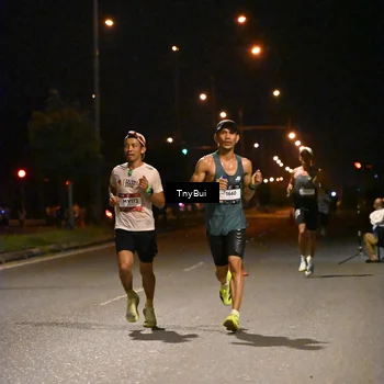Runner Photo 7705790
