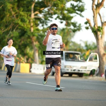 Runner Photo 7705794