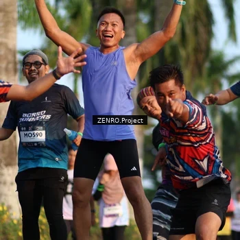 Runner Photo 7705810