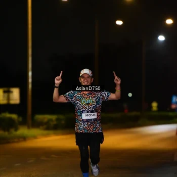 Runner Photo 7705819
