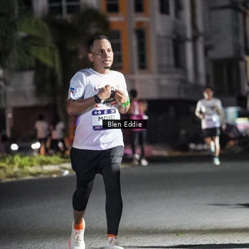 Runner Photo 7705824