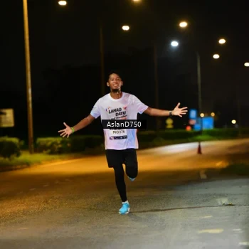 Runner Photo 7705835