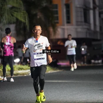 Runner Photo 7705838