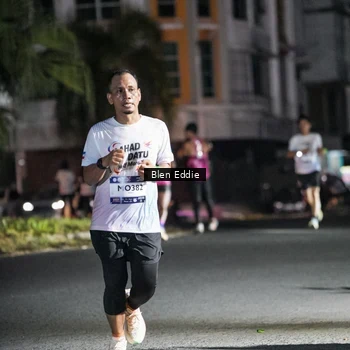 Runner Photo 7705844