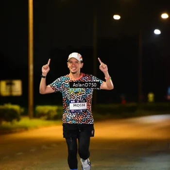 Runner Photo 7705852