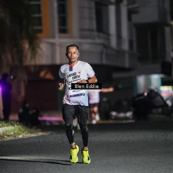 Runner Photo 7705857