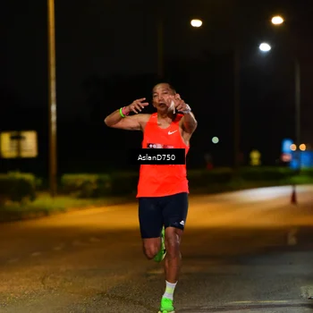 Runner Photo 7705869