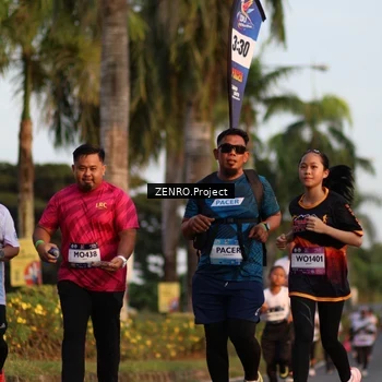 Runner Photo 7705872