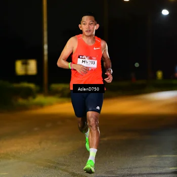Runner Photo 7705875