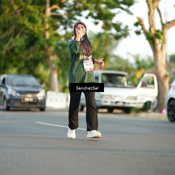 Runner Photo 7705876