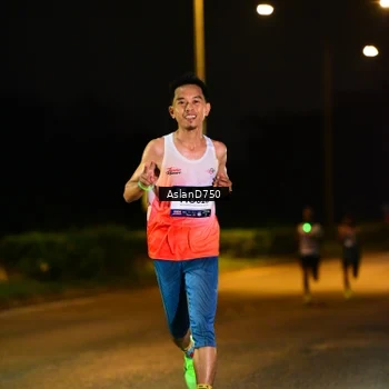 Runner Photo 7705906