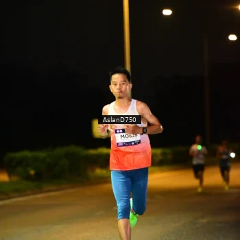 Runner Photo 7705907
