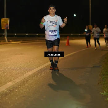 Runner Photo 7705909