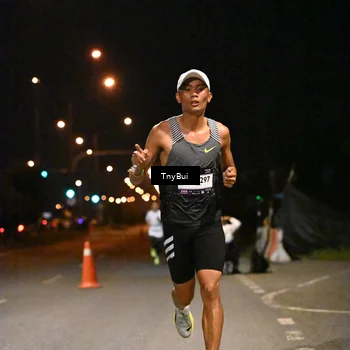 Runner Photo 7705914