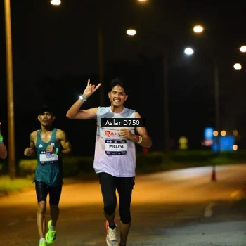 Runner Photo 7705915