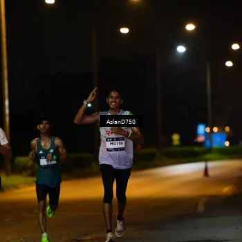 Runner Photo 7705924