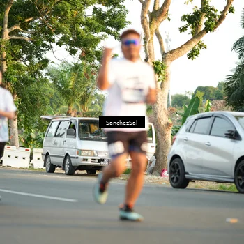Runner Photo 7705926