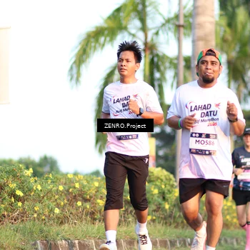 Runner Photo 7705927