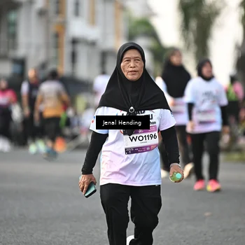 Runner Photo 7705931