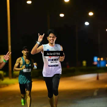 Runner Photo 7705936