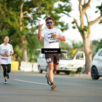Runner Photo 7705937