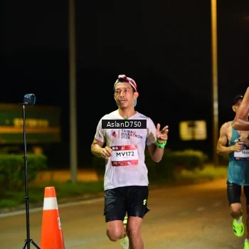 Runner Photo 7705941