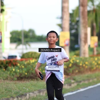 Runner Photo 7705976