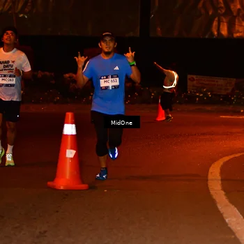 Runner Photo 7705984