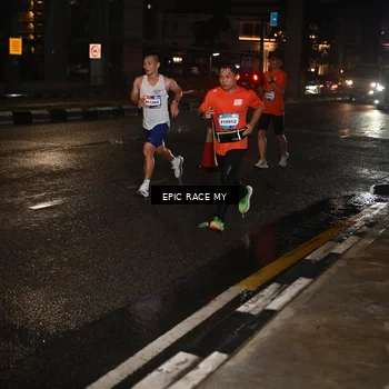 Runner Photo 7705997