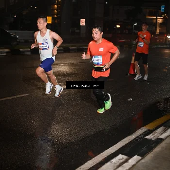 Runner Photo 7705998