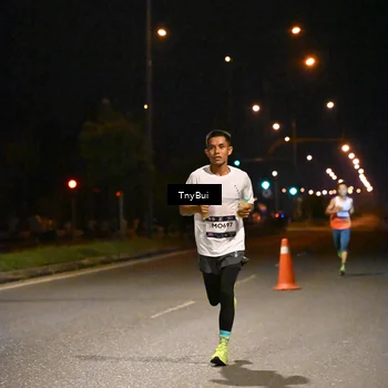 Runner Photo 7706001