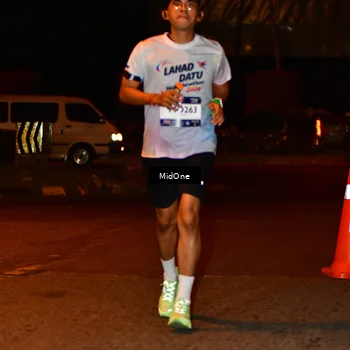 Runner Photo 7706004