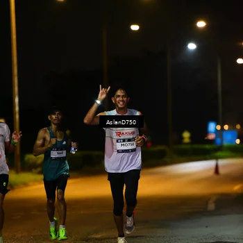 Runner Photo 7706007