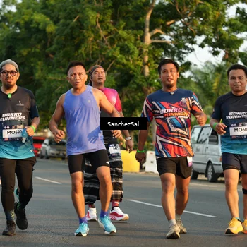 Runner Photo 7706008