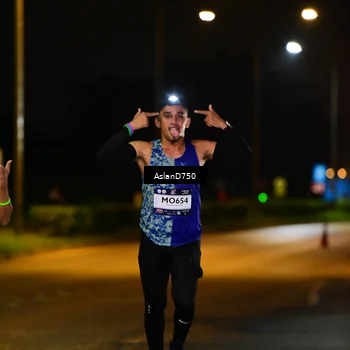 Runner Photo 7706011