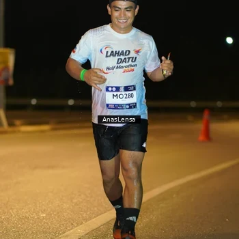 Runner Photo 7706018