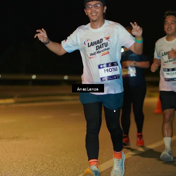 Runner Photo 7706023