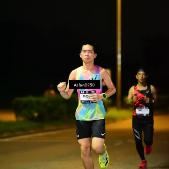 Runner Photo 7706028