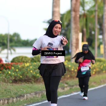 Runner Photo 7706030