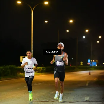 Runner Photo 7706032