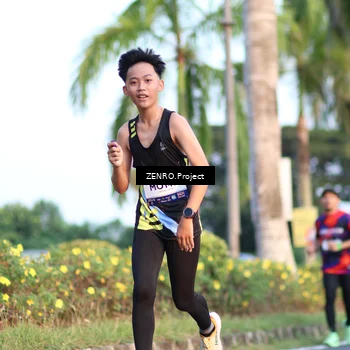 Runner Photo 7706035