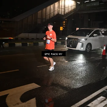 Runner Photo 7706036