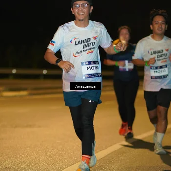 Runner Photo 7706041