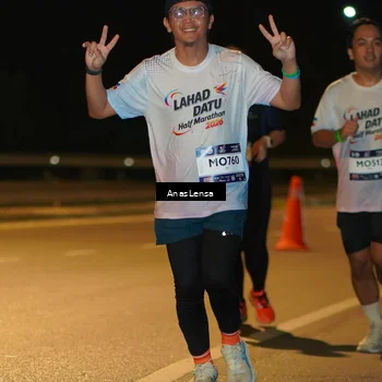 Runner Photo 7706043
