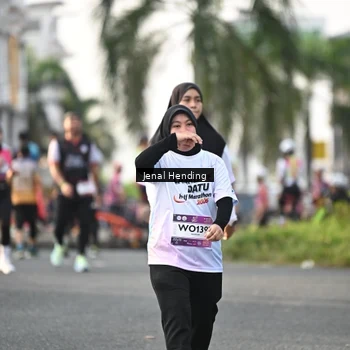 Runner Photo 7706044