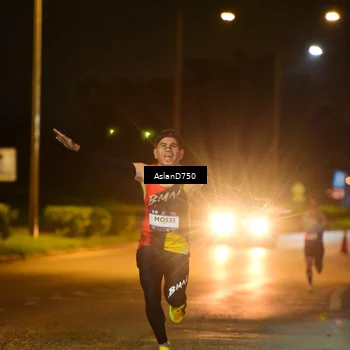 Runner Photo 7706051