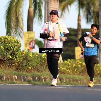 Runner Photo 7706053