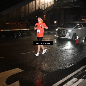 Runner Photo 7706054