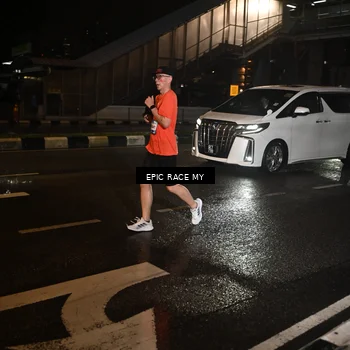 Runner Photo 7706063